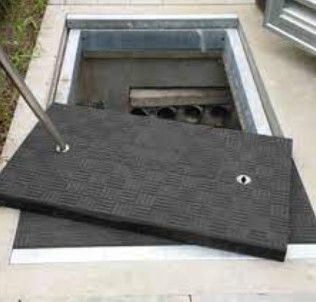 Anti-slip glasvezel loopgat dekking met sterke slagweerstand,donker gekleurde loopgat dekking voor afvoer